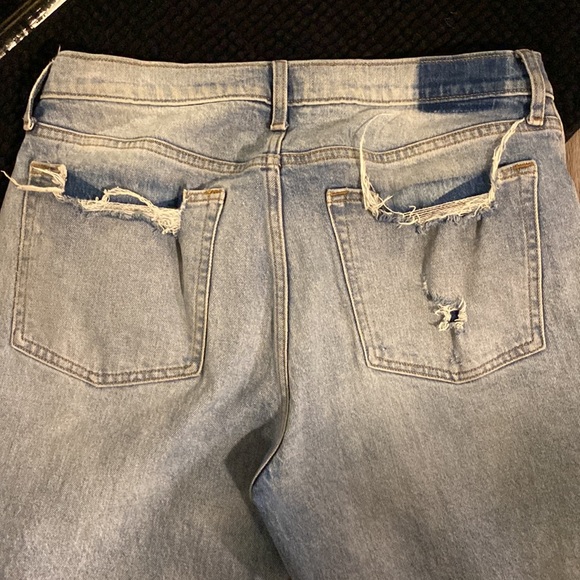 Abercrombie & Fitch Mid Rise Boyfriend Jeans - Picture 7 of 9